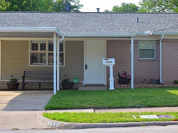 4th image of 2533 Fulton Dr