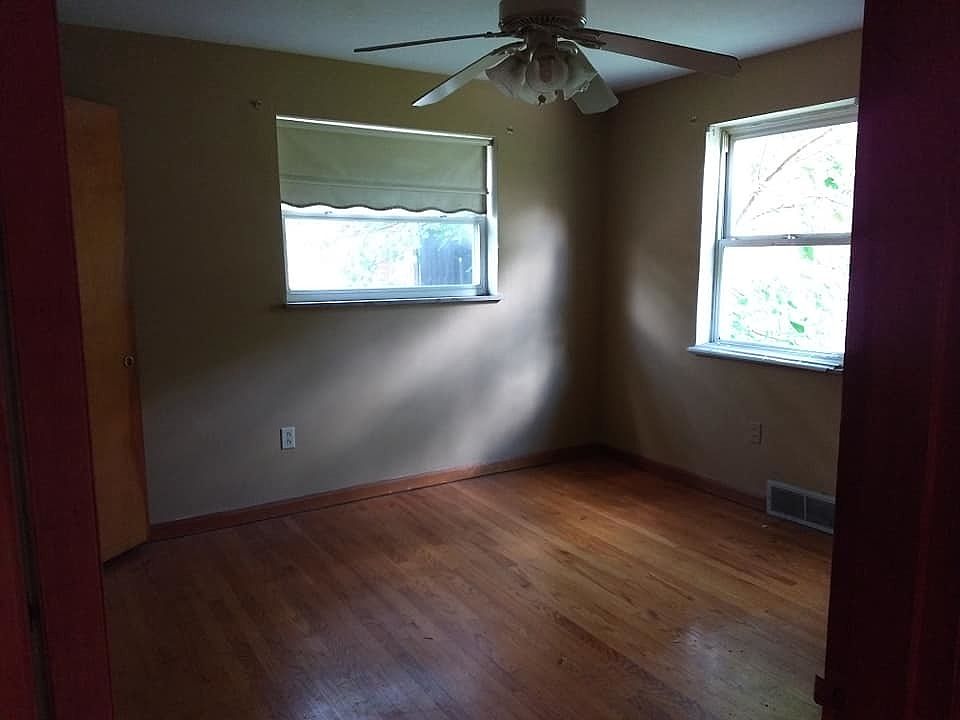 1st image of 812 Kenridge St