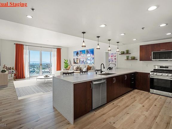 3rd image of 150 Las Vegas Blvd N Unit 916