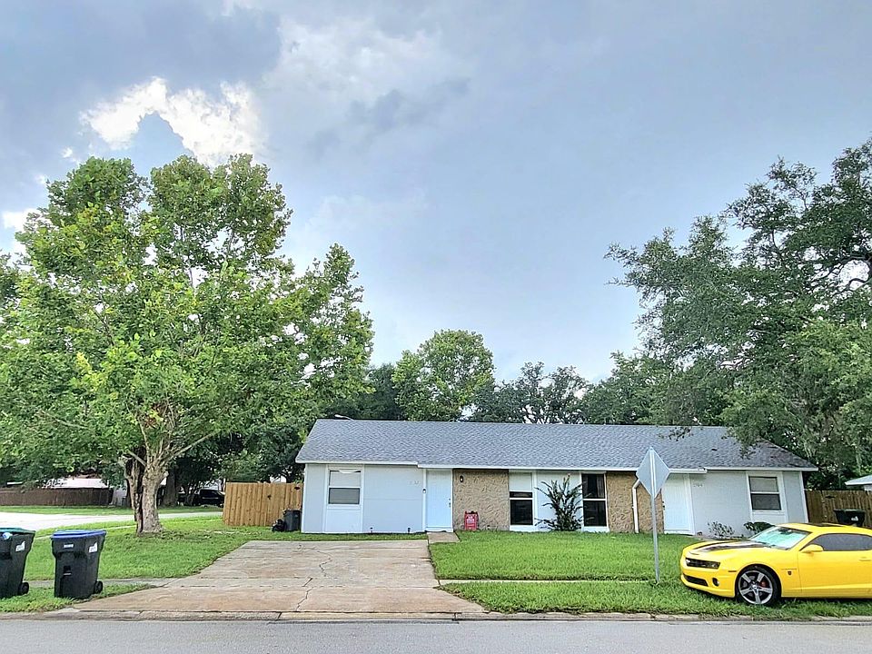 1st image of 2702 Adela Ave