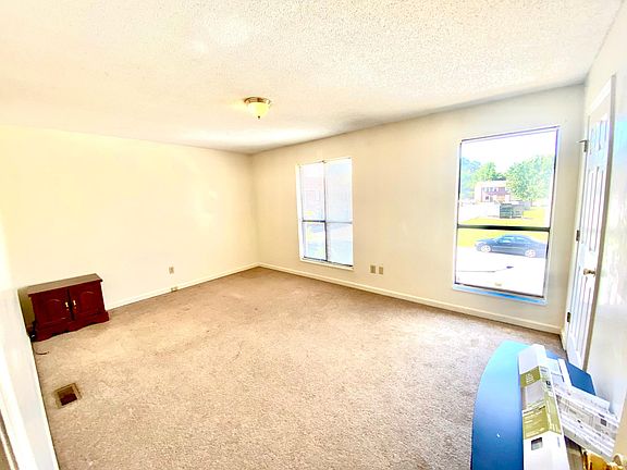 2nd image of 900 Stratford Cir NW APT 8