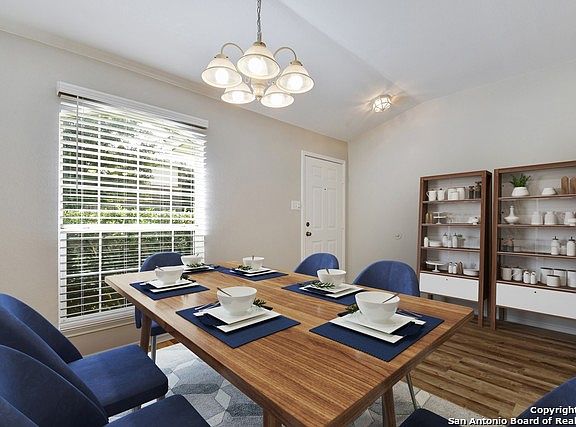 4th image of 10518 Springwood Sq