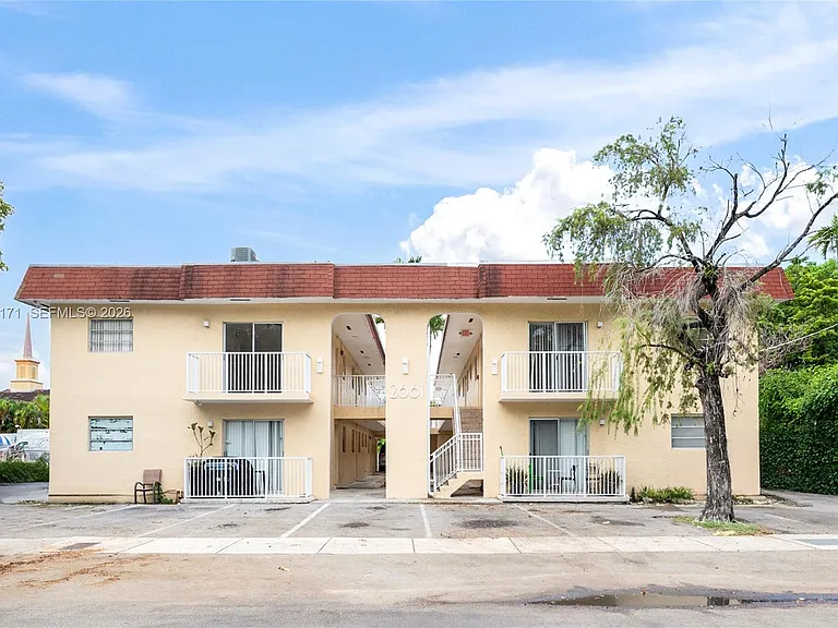 2661 SW 11th St #8 — Photo 3