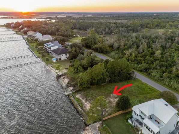 3733 Andrew Jackson Dr, Pace, FL 32571