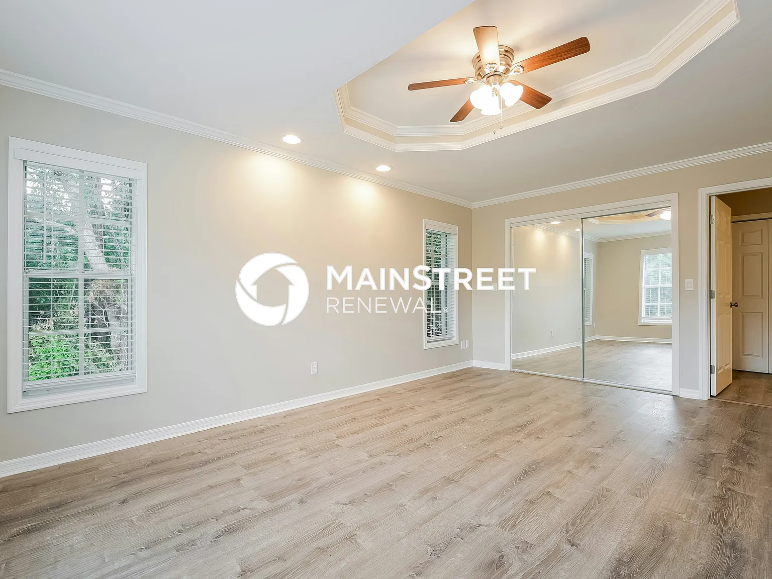 3855 Heyburn Ave — Photo 4
