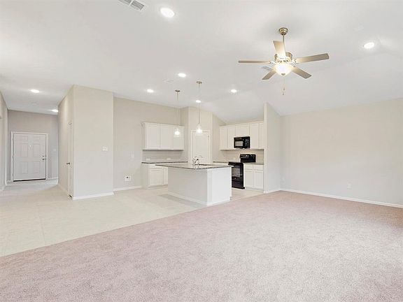 4th image of 2105 Auburndale Ave