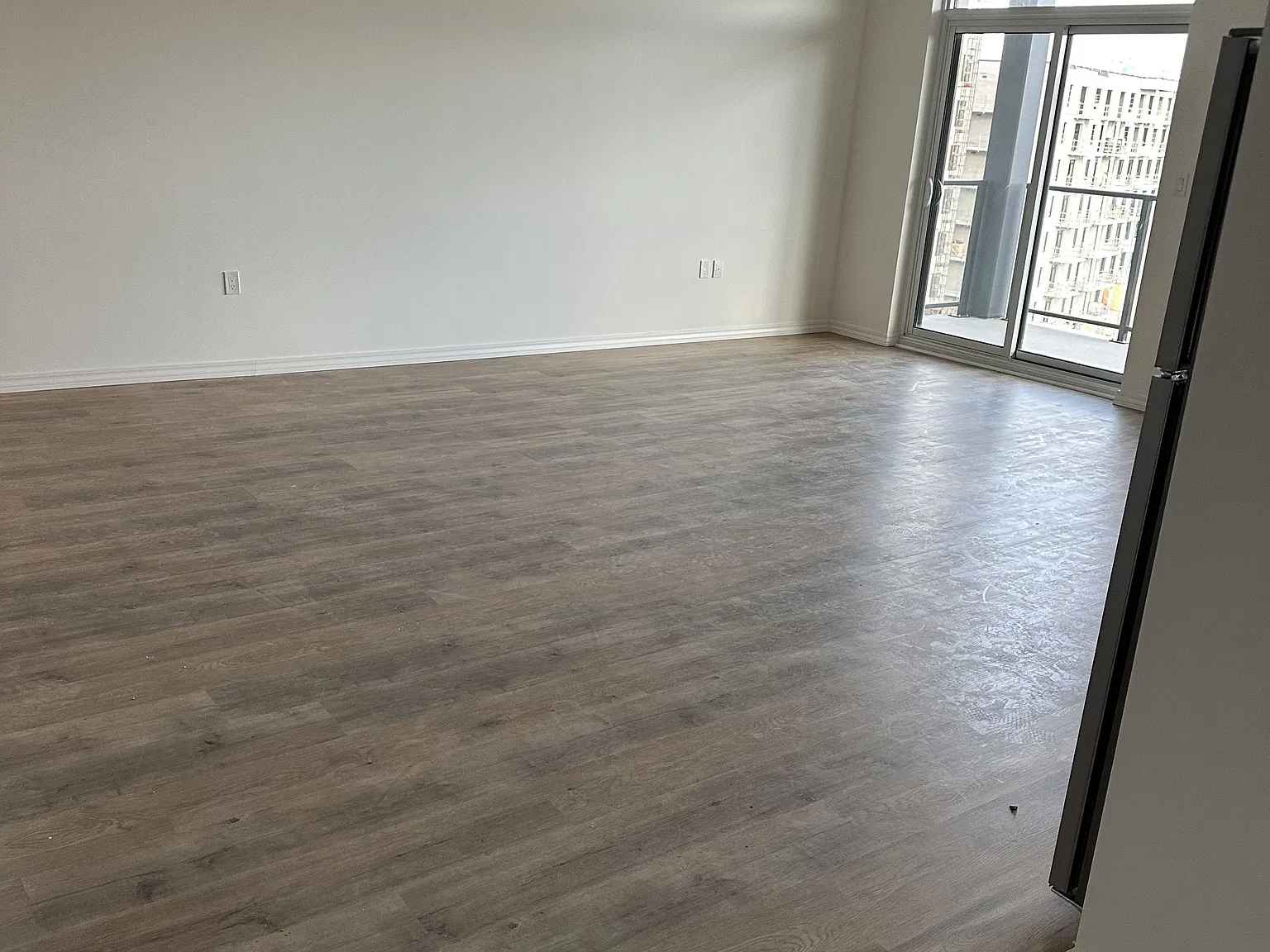1098 Paisley Rd — Photo 2