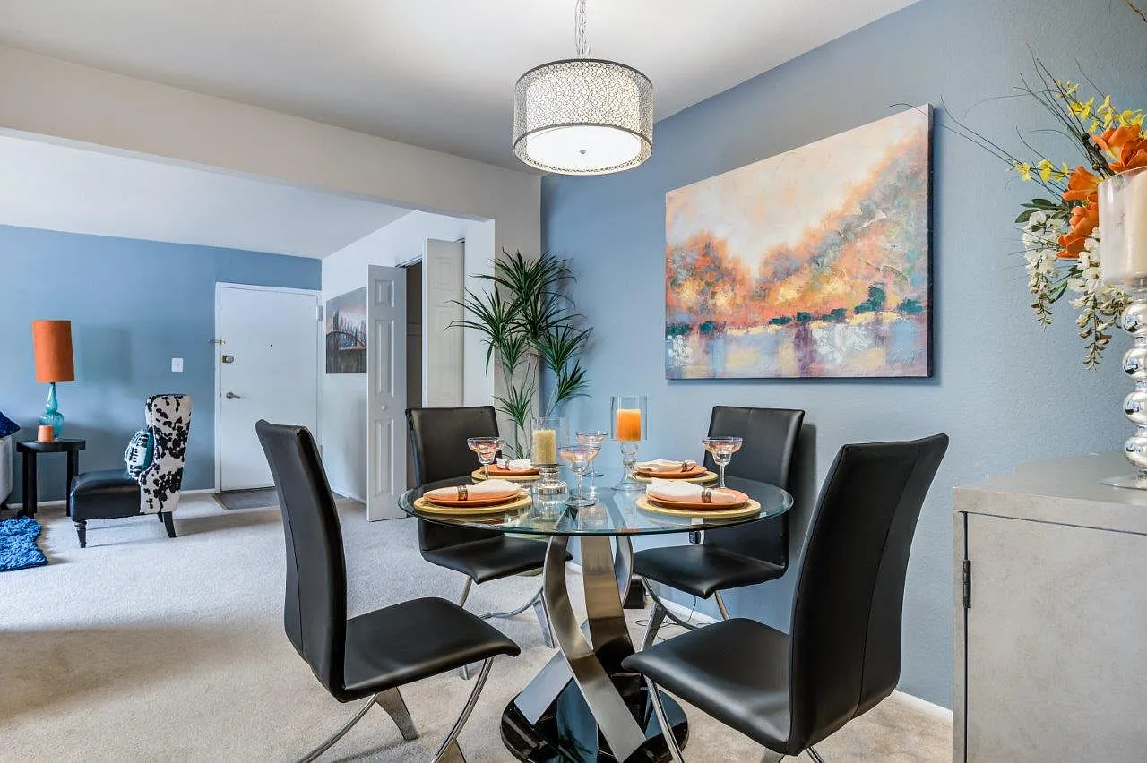 Avery Park Apartment Homes — Photo 4