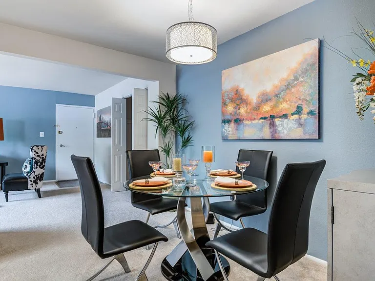 Avery Park Apartment Homes — Photo 4