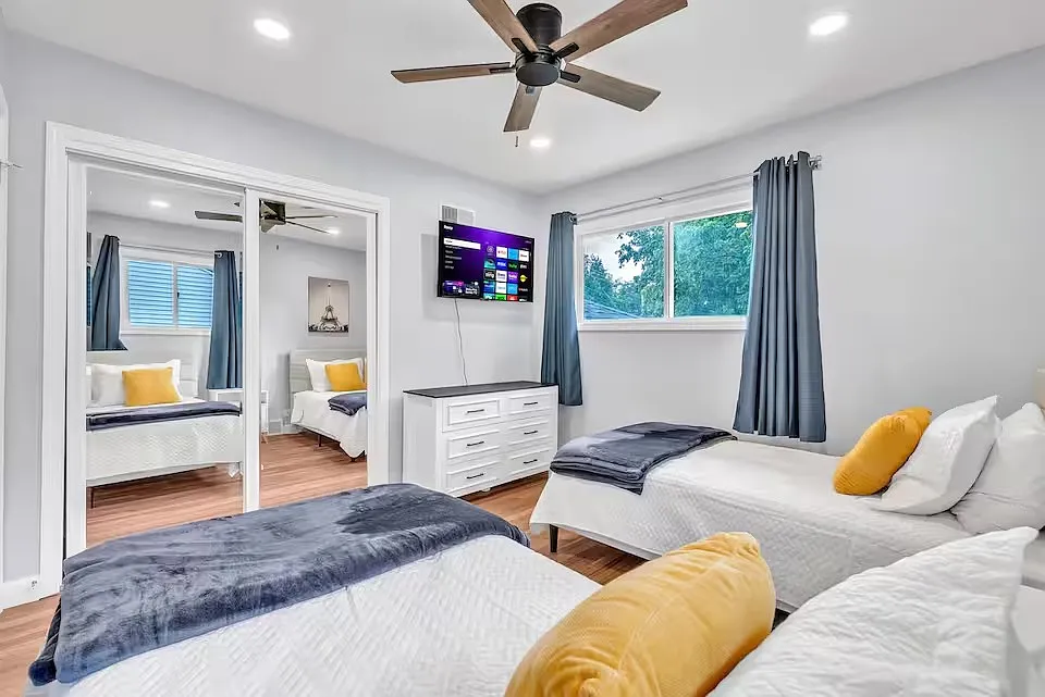 3 bed, 1.5 bath, 1480 sqft, $9,900 — Photo 4
