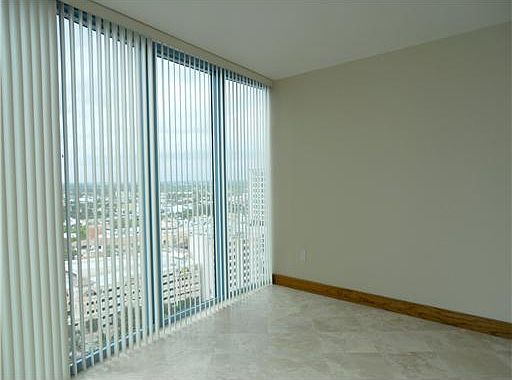 4th image of 333 Las Olas Way #2001