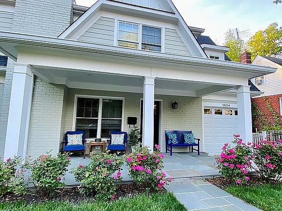 2nd image of 10204 Parkwood Dr