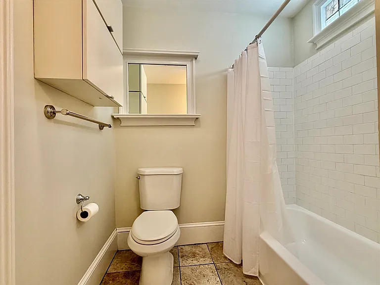 137 M St #1 — Photo 4