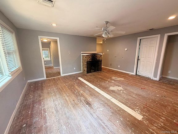 3rd image of 93 Lynbrook Drive