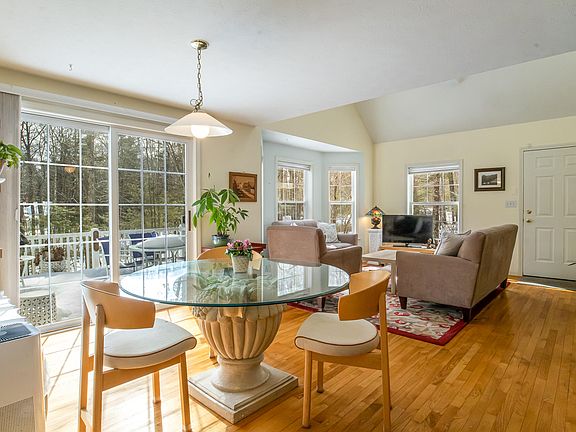 4th image of 3 Kensington Drive #3