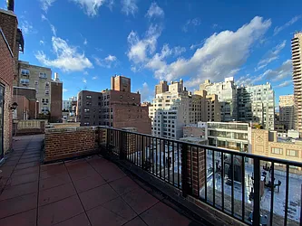 Sold by Manhattan Network Inc.