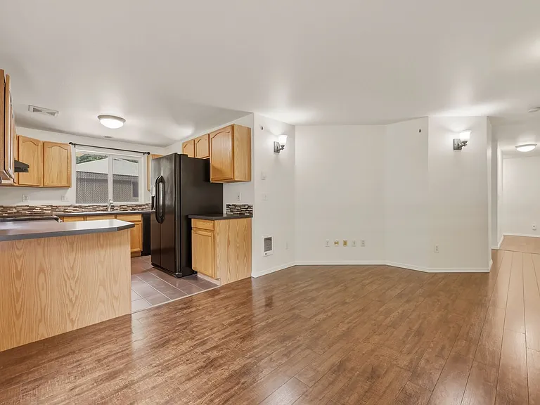 1012 David St SE — Photo 11