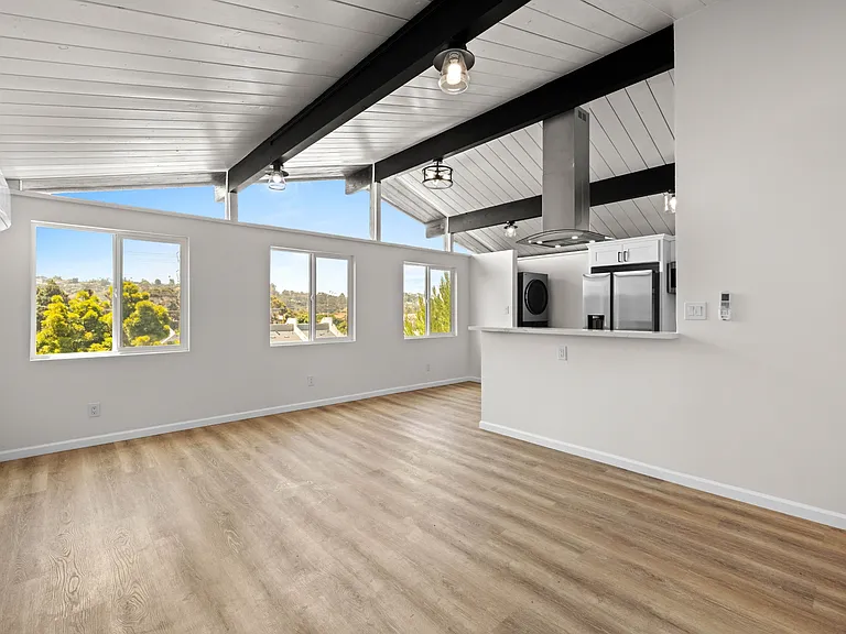 1144 Eureka St — Photo 9