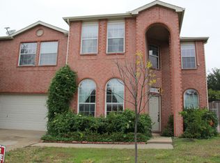 921 Medina Dr, Arlington, TX 76017