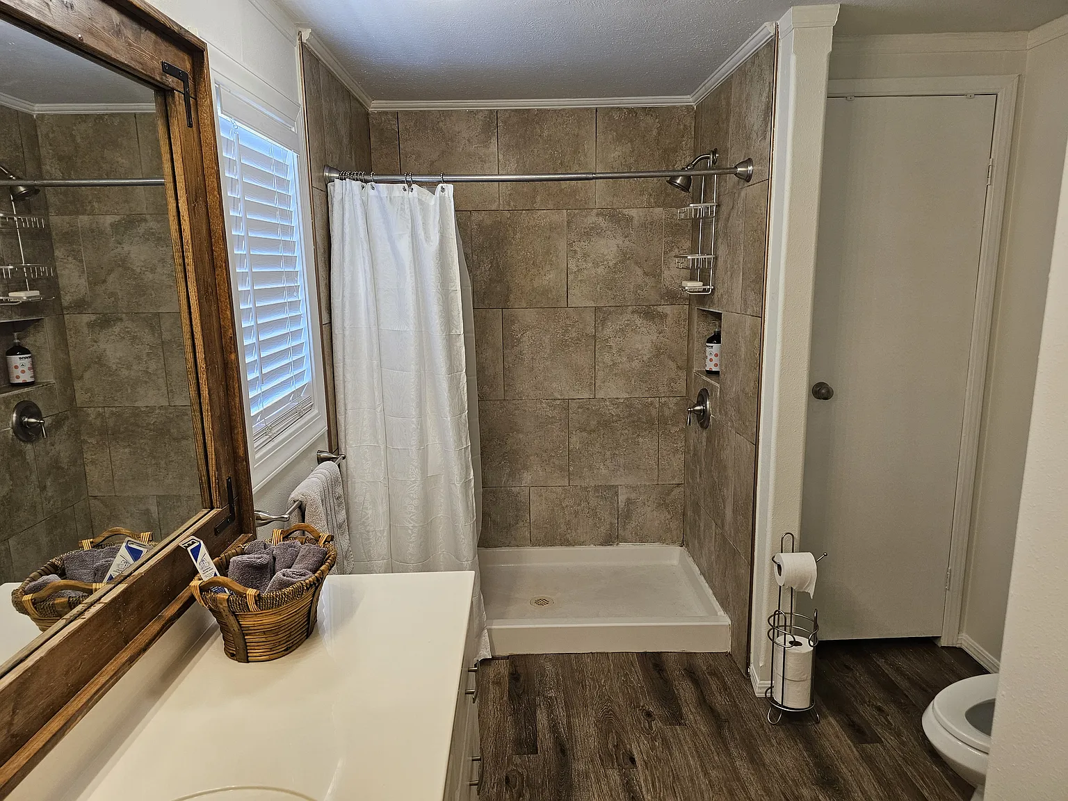 1 bed, 672 sqft, $975 — Photo 2
