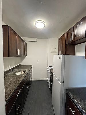 2nd image of 1700 Bedford Ave APT 17R