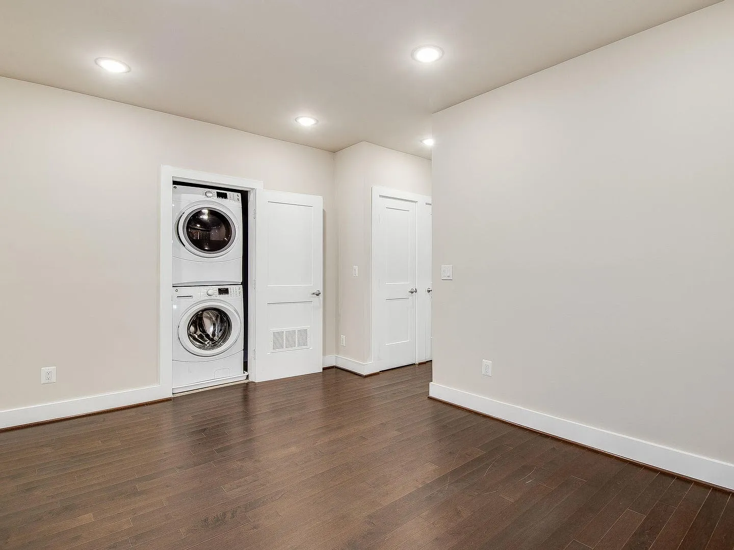 The Angel Condominiums — Photo 3