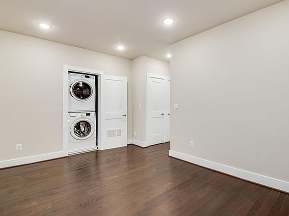 3rd image of 1842 M St NE APT 4