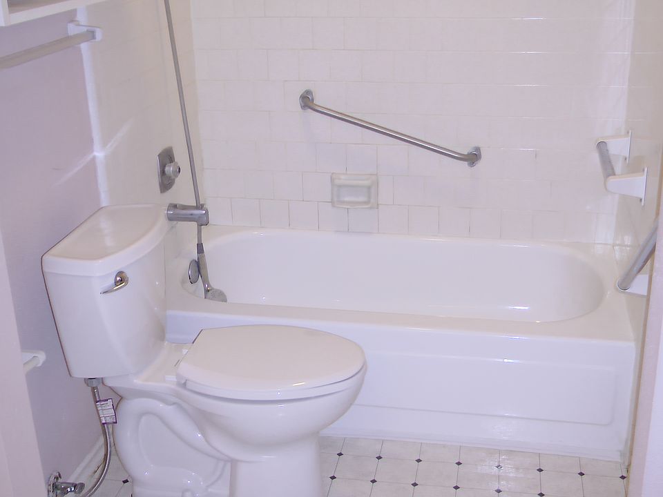 1st image of 727 E Country Grove Cir