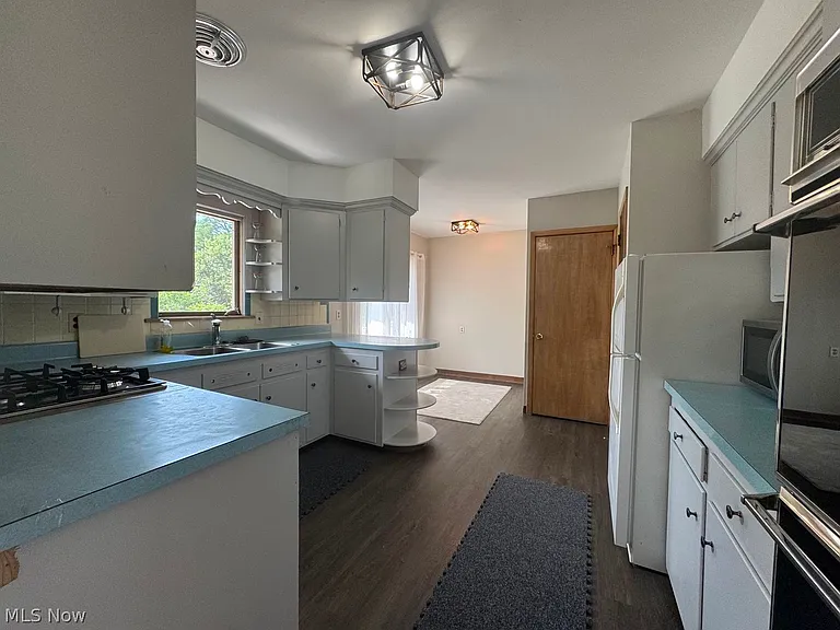 7726 York Rd — Photo 11
