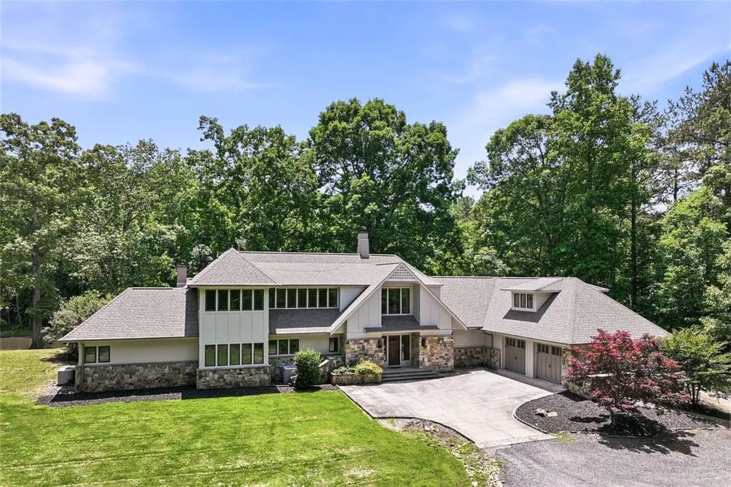 5 bed, 4.5 bath, 7552 sqft, $9,000 — Photo 1