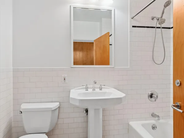 535 Dean Street image 5 of 12