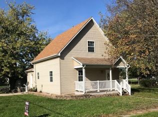 221 S Jackson St, Blue Mound, IL