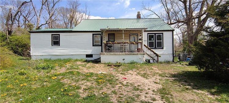1st image of 3205 N Gladstone Ave