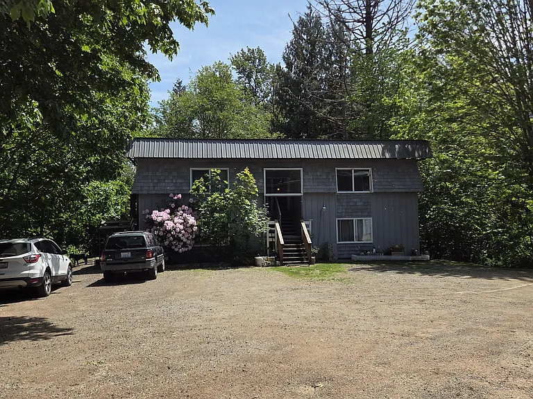 200 Cherry Ln #8 — Photo 9