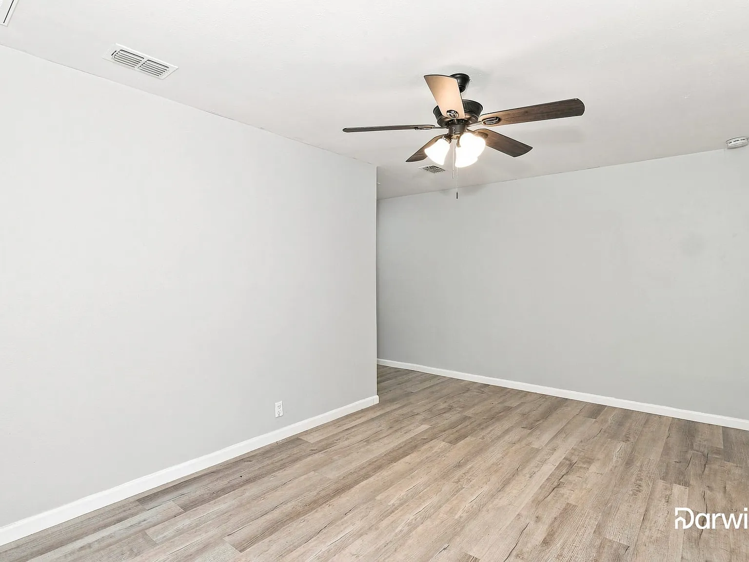 3 bed, 1.0 bath, 1097 sqft, $1,730 — Photo 4