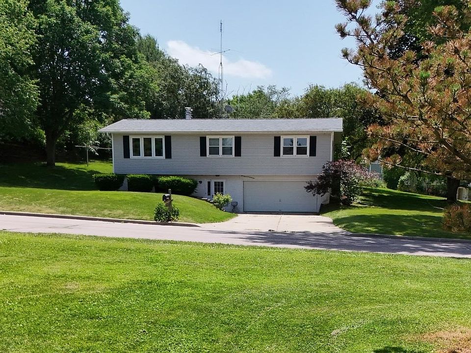 1st image of 965 Fairway Cir