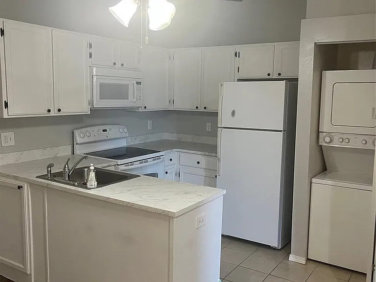 910 S Dawson Way #20 — Photo 1