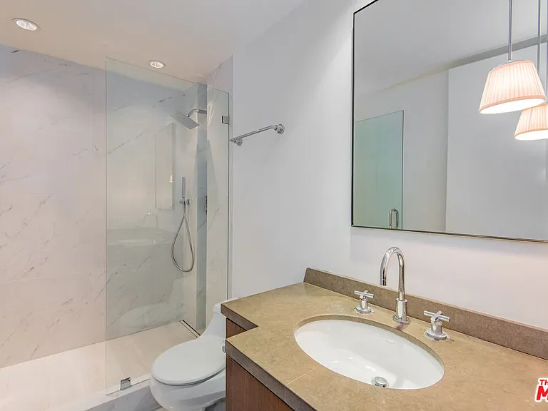 10520 Wilshire Blvd #1004 — Photo 15