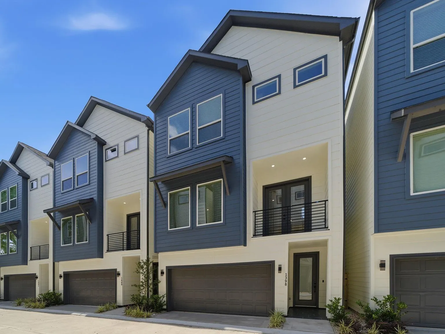 3 bed, 3.5 bath, 1825 sqft, $2,799 — Photo 4