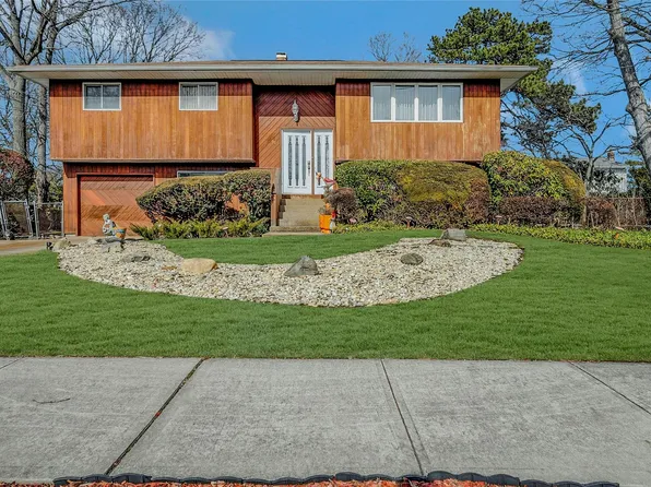 97 Sammis Avenue, Deer Park, NY 11729