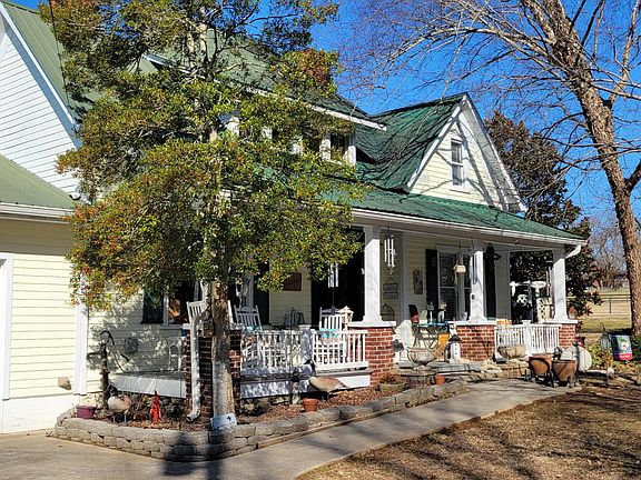 3rd image of 9003 Hill Rd