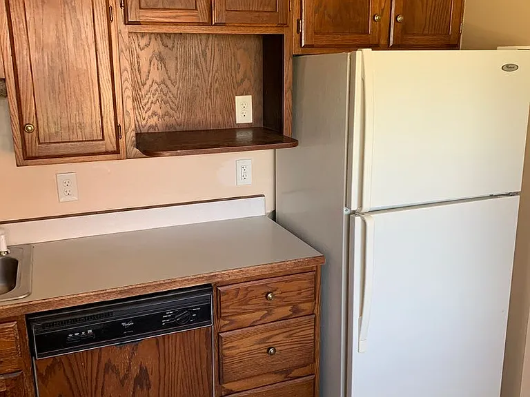 256 Kinsman Ct — Photo 23
