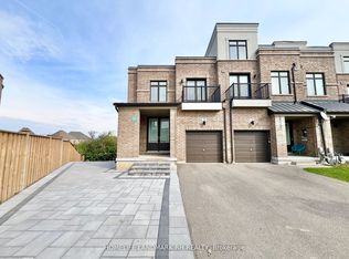 28 Elyse Ct, Aurora, ON L4G 2C9
