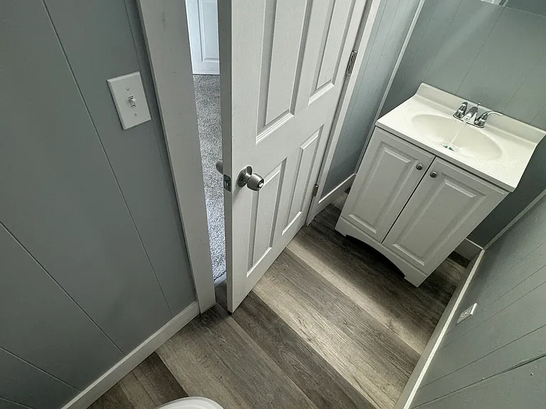 913 Dayton St — Photo 6