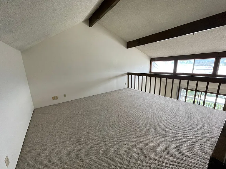 27 NW Mountain View Dr — Photo 10