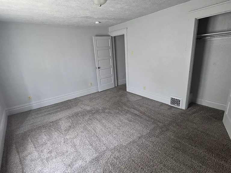 335 McKinley Ct — Photo 12