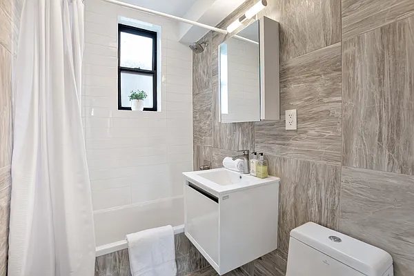 Sold by Christie's International Real Estate Group, LLC | media 20