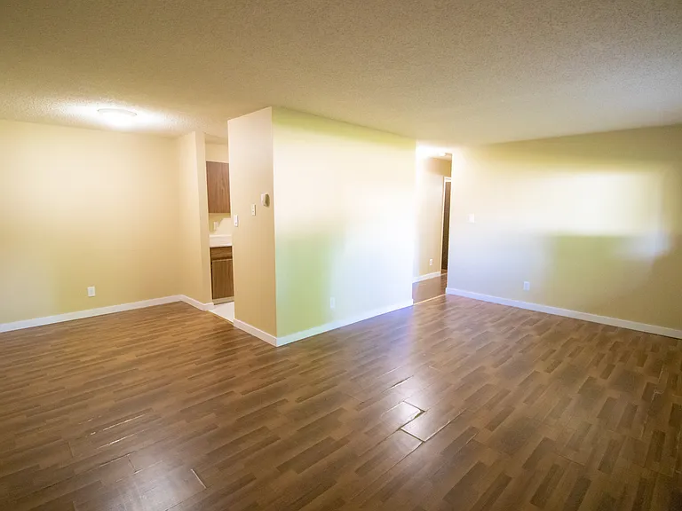 590 Columbia Blvd W — Photo 12