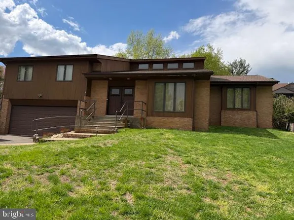 14 S Kings Oak Ln, Philadelphia, PA 19115