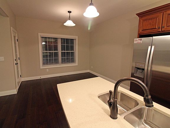 4th image of 1506 Halo Dr